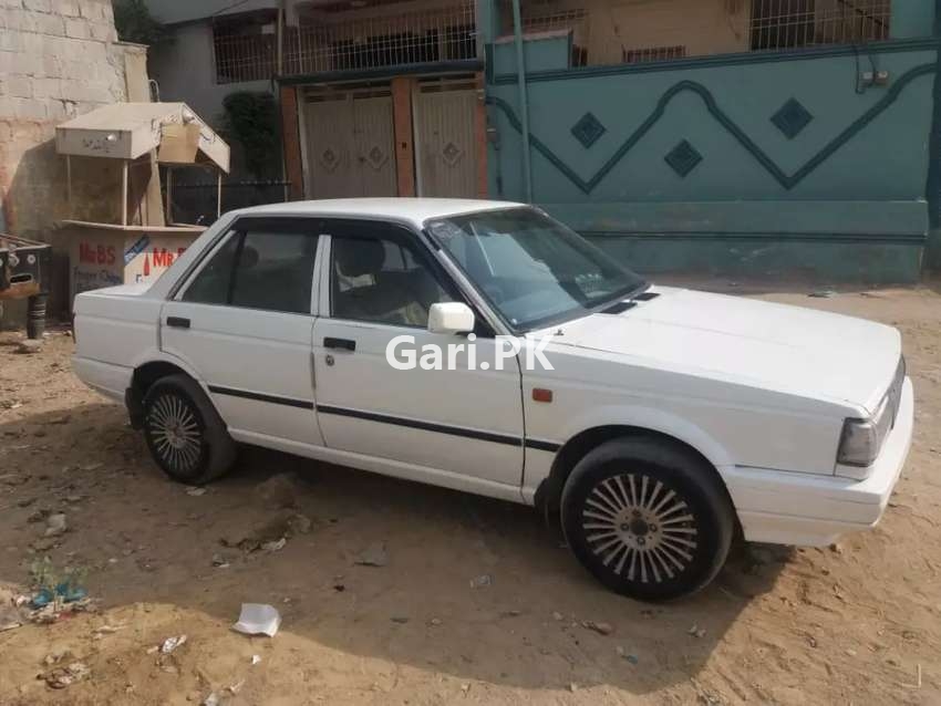 Nissan Sunny  1987