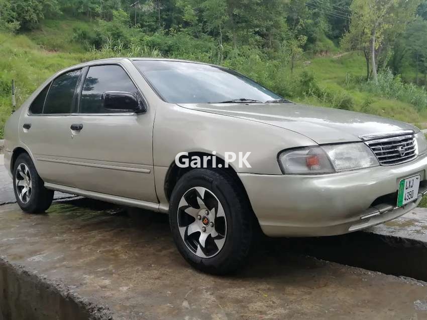 Nissan Sunny  1999