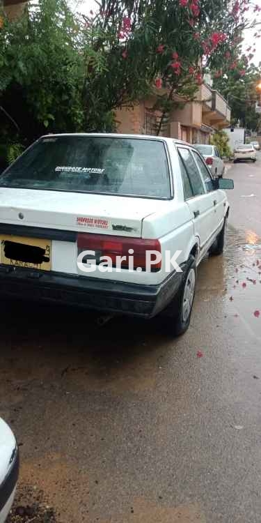 Nissan Sunny LX 1989