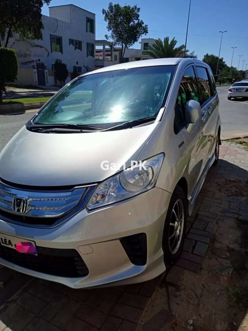 Honda Freed  2012