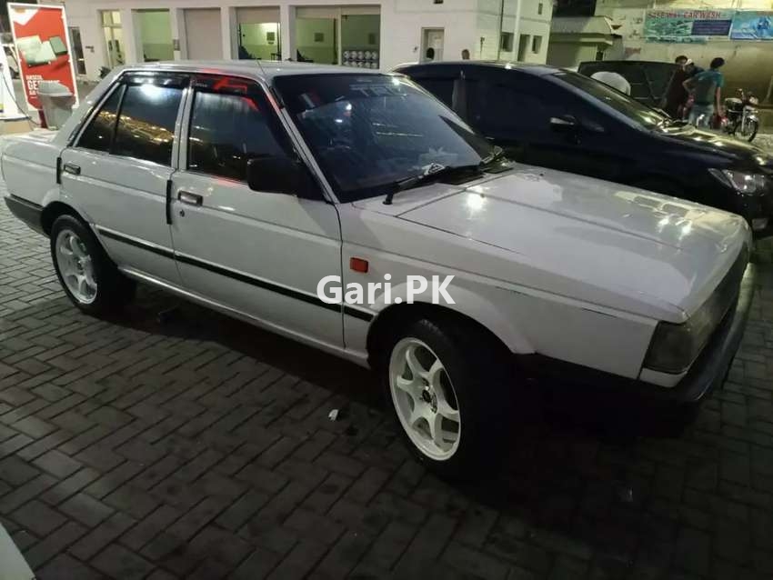 Nissan Sunny  1986