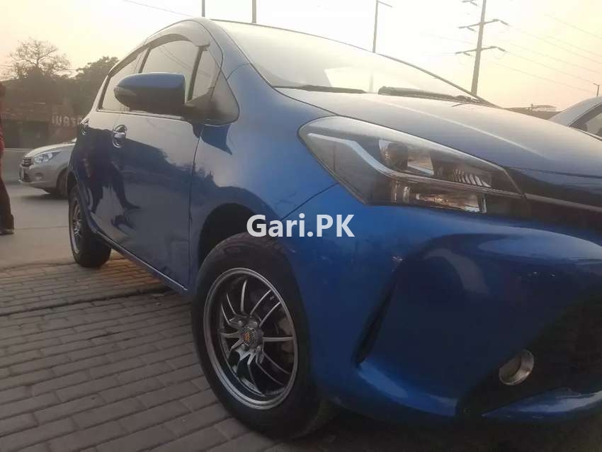 Toyota Vitz  2017