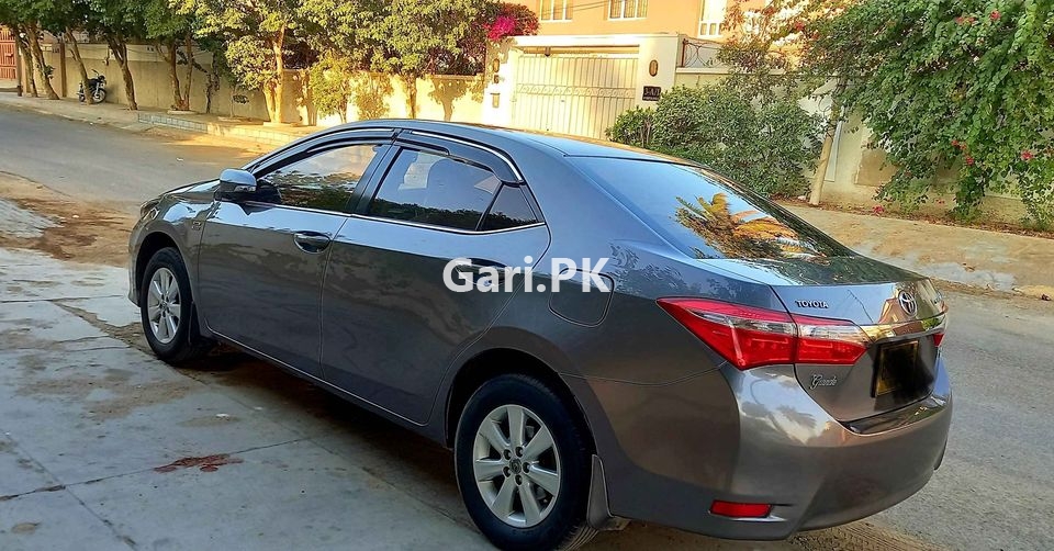 Toyota Corolla Altis Grande 1.8 2015