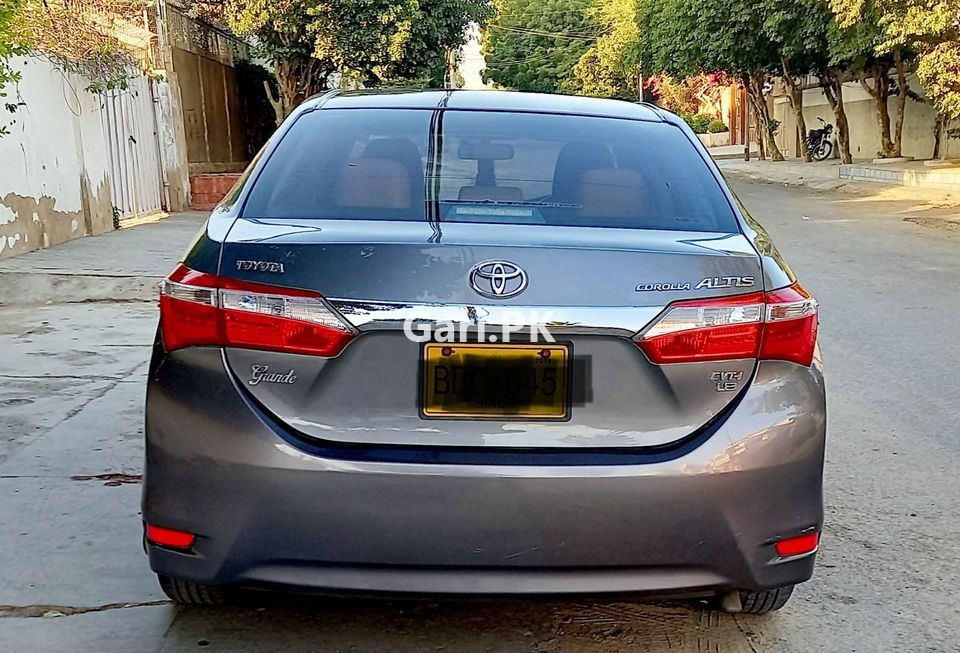 Toyota Corolla Altis Grande 1.8 2015