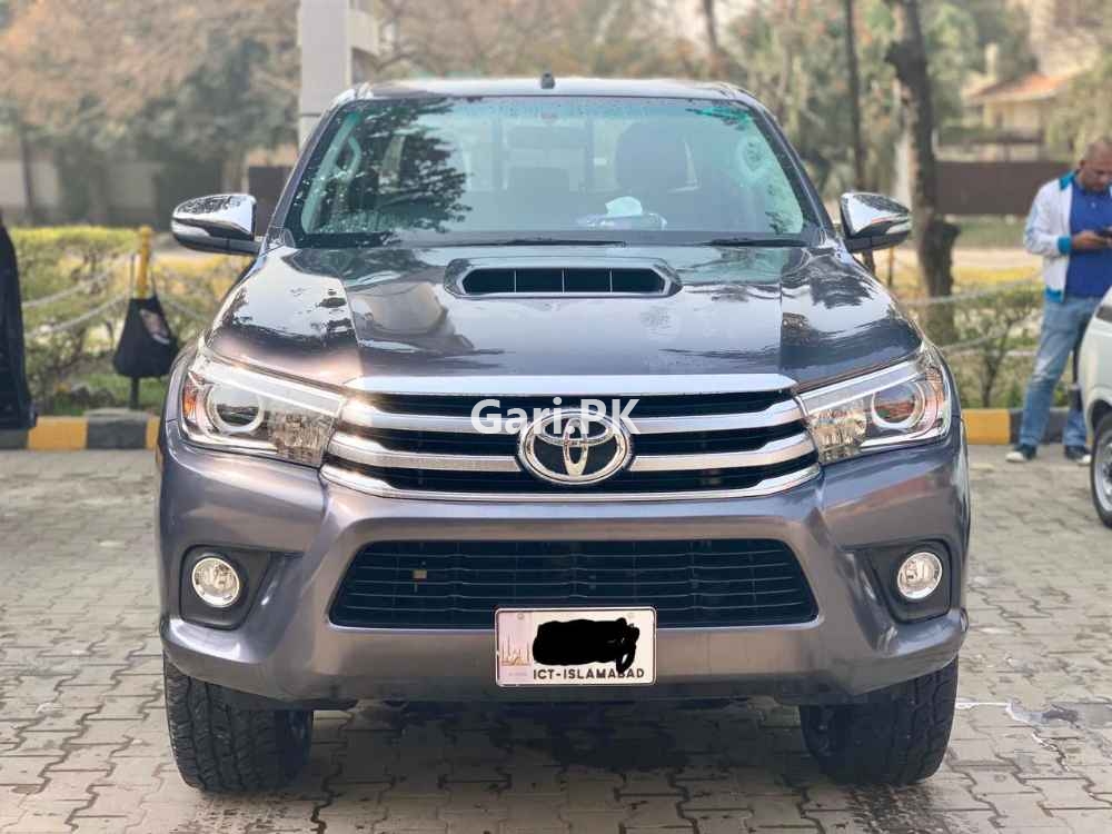 Toyota Hilux Revo G Automatic 3.0 2017