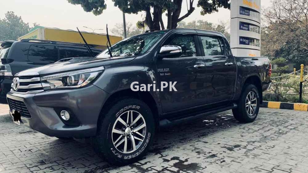 Toyota Hilux Revo G Automatic 3.0 2017