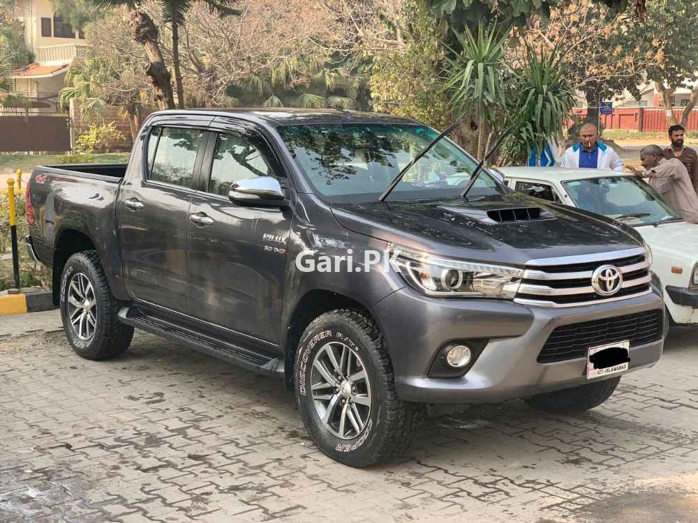 Toyota Hilux Revo G Automatic 3.0 2017