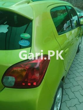 Mitsubishi Mirage 1.0 S 2012