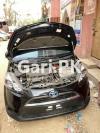 Toyota Sienta GLI 2015 For Sale in Karachi