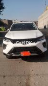 Toyota Fortuner V 2021