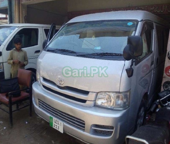 Toyota Hiace Standard 3.0 2007