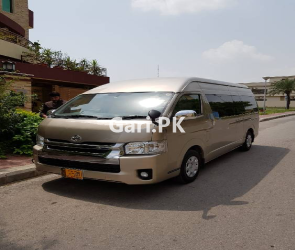 Toyota Hiace High-Roof 3.0 2016