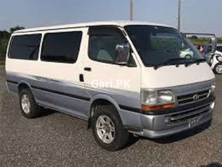Toyota Hiace  2013