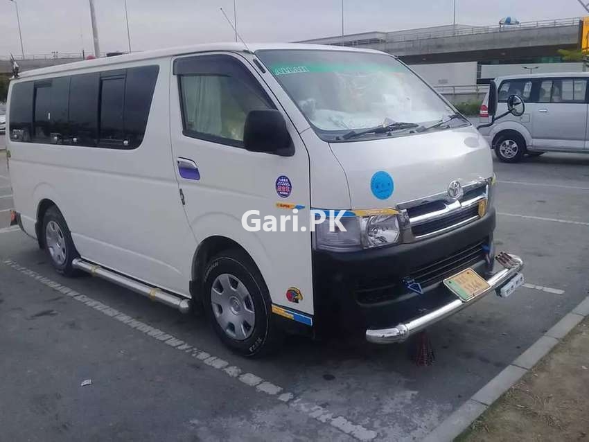 Toyota Hiace  2013