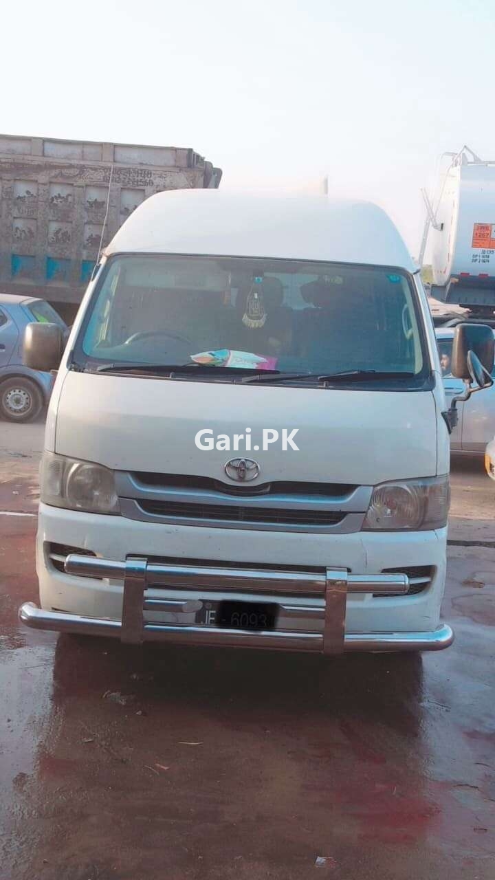 Toyota Hiace  2013