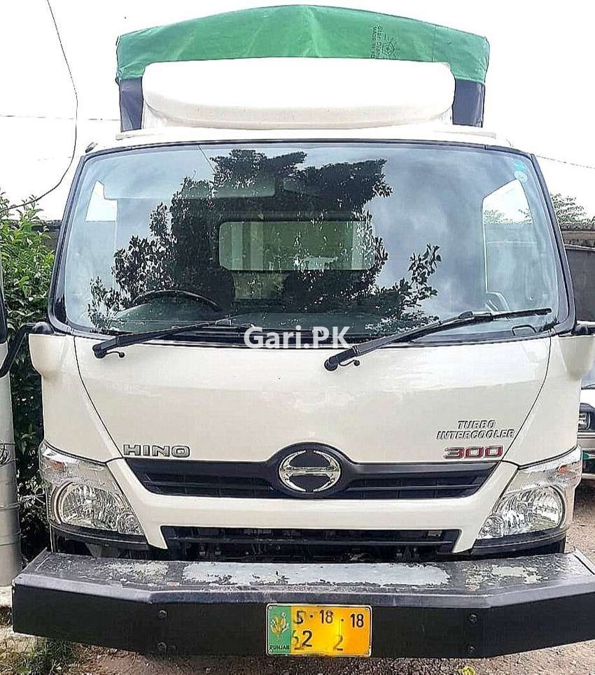 Hino Truck  2018