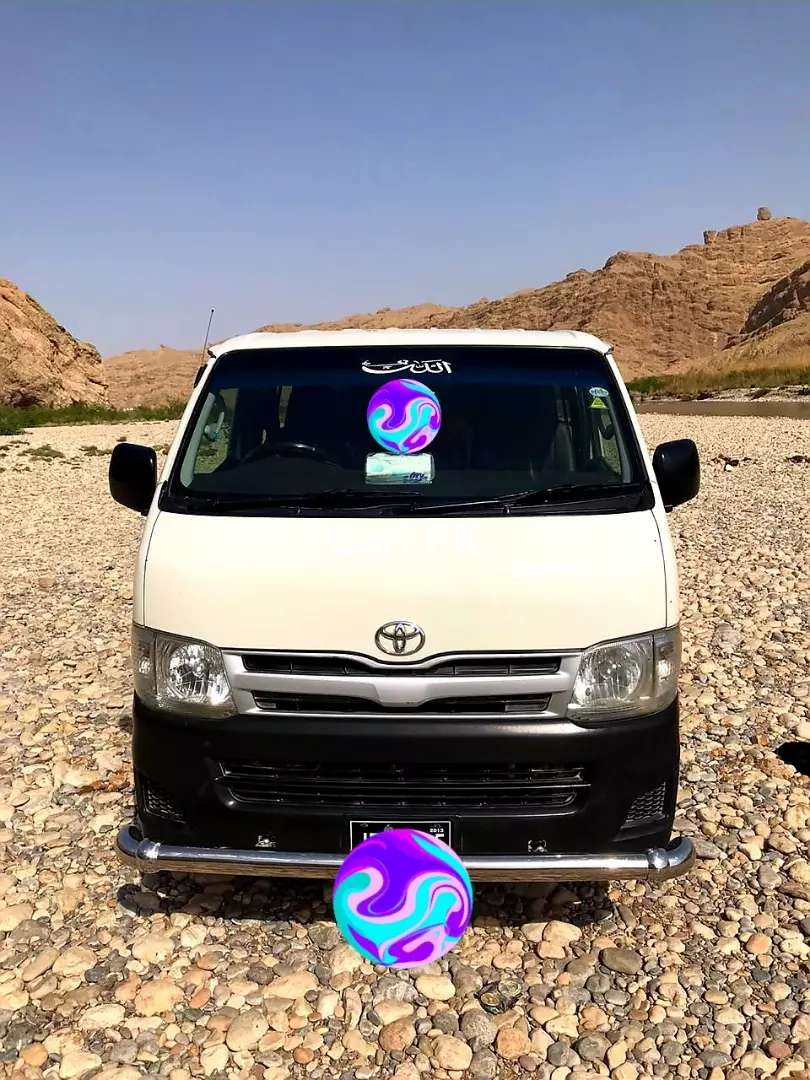 Toyota Hiace  2013