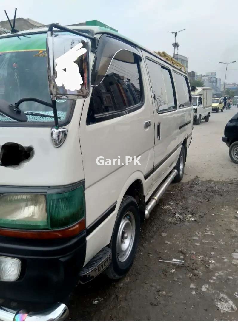Toyota Hiace  2001