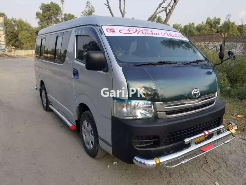 Toyota Hiace  2013