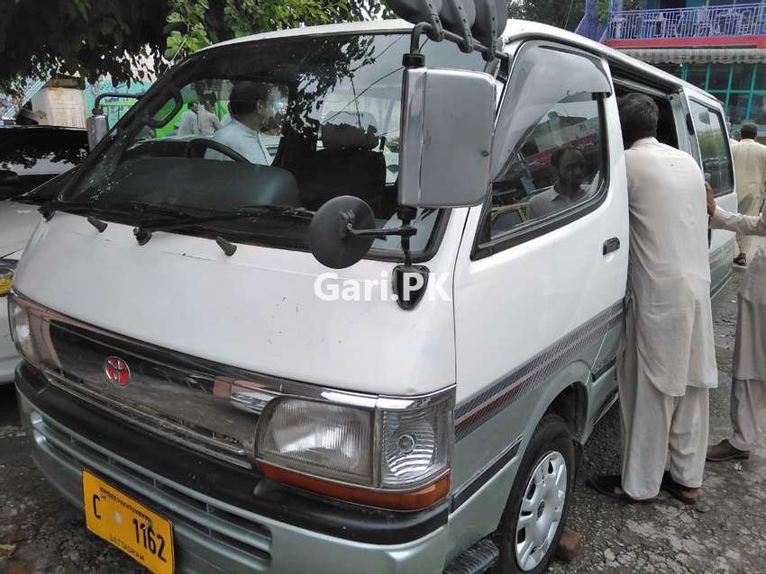 Toyota Hiace  2013