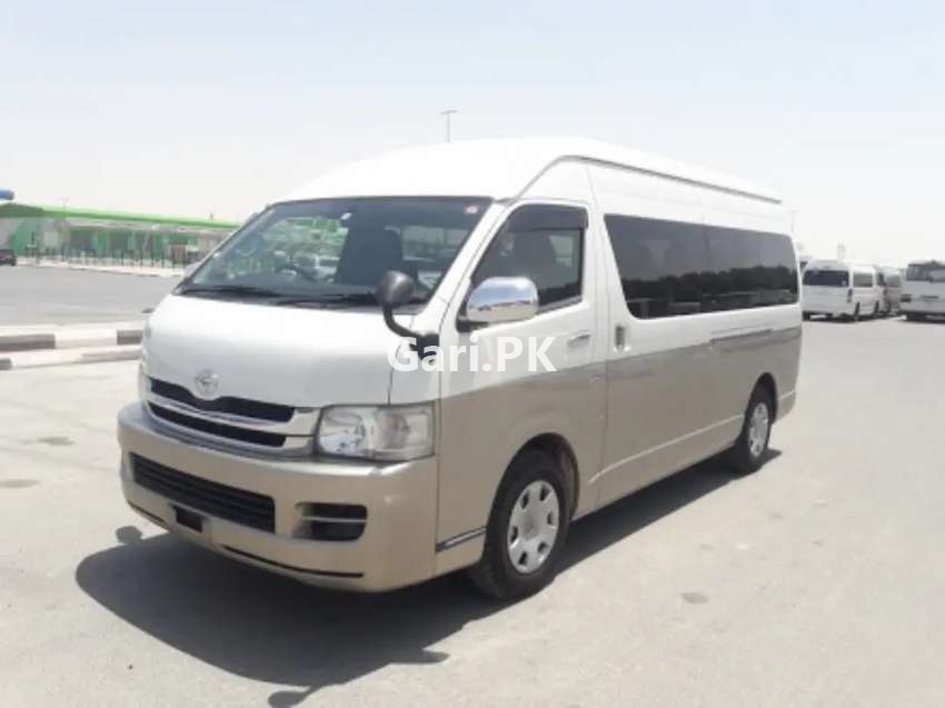 Toyota Hiace  2015