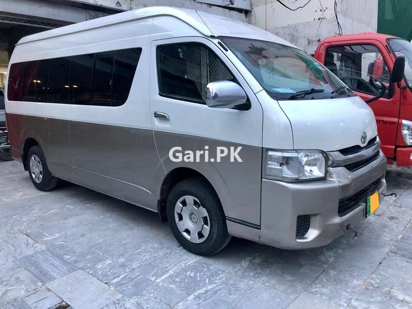 Toyota Hiace  2010