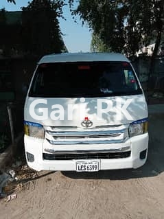 Toyota Hiace  0