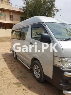 Toyota Hiace  2011