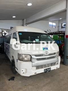 Toyota Hiace  2015