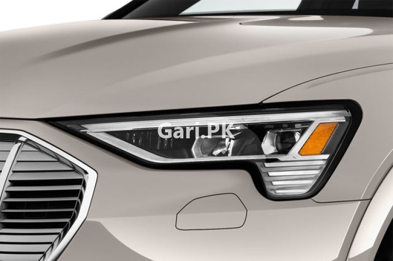 Audi e tron 55 Quattro 300 kW Audi e tron 55 Quattro 300 kW