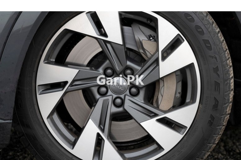 Audi e tron 55 Quattro 300 kW Audi e tron 55 Quattro 300 kW