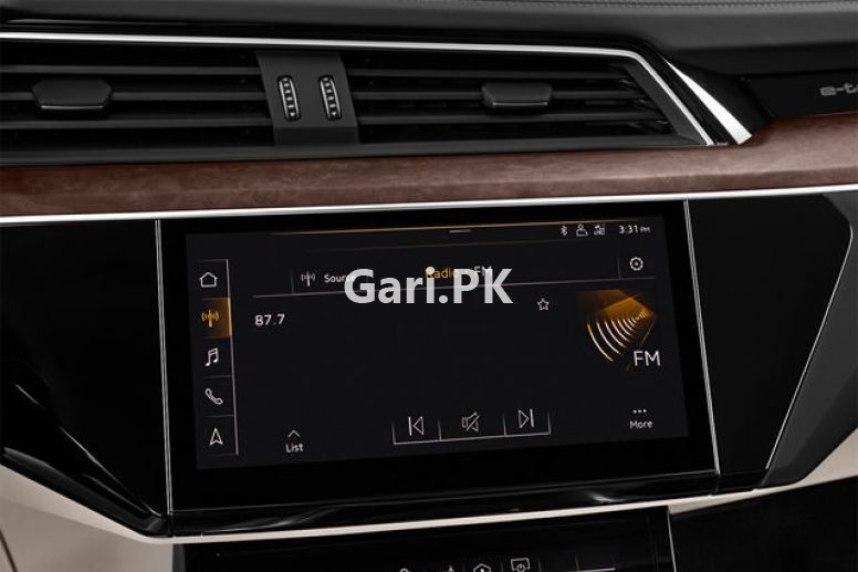 Audi e tron 55 Quattro 300 kW Audi e tron 55 Quattro 300 kW