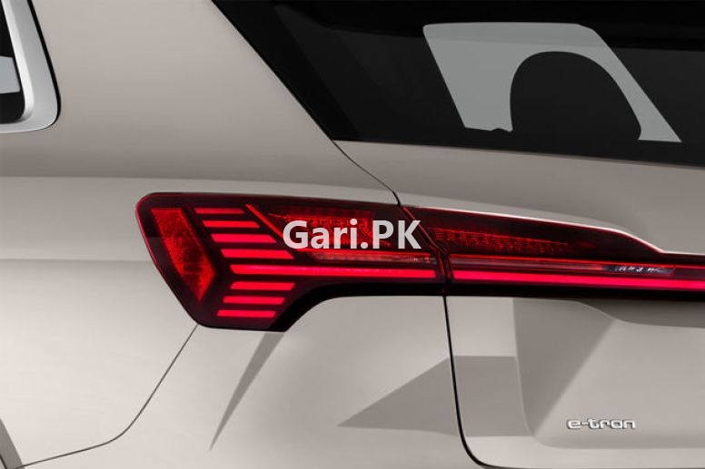 Audi e tron 55 Quattro 300 kW Audi e tron 55 Quattro 300 kW