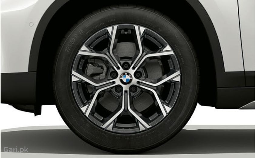 BMW X1 2022 Photo with Detail BMW X1 2022 Photo with Detail