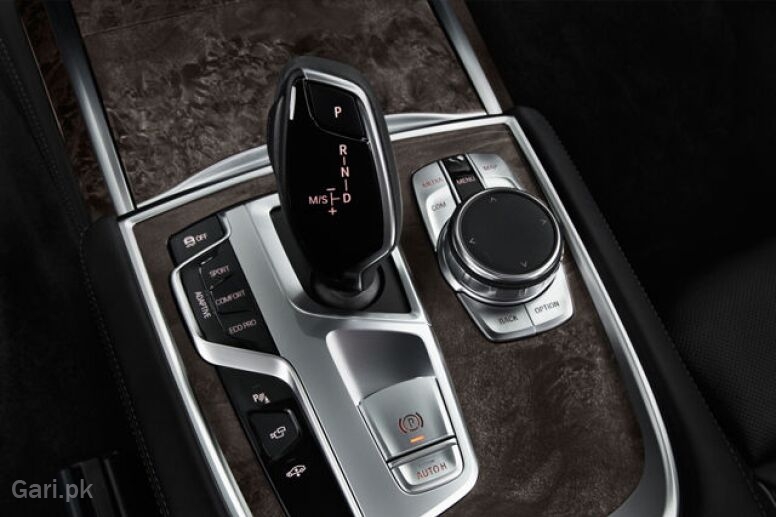 BMW 7 Series 2025 Interior Gear Shift BMW 7 Series 2025 Interior Gear Shift