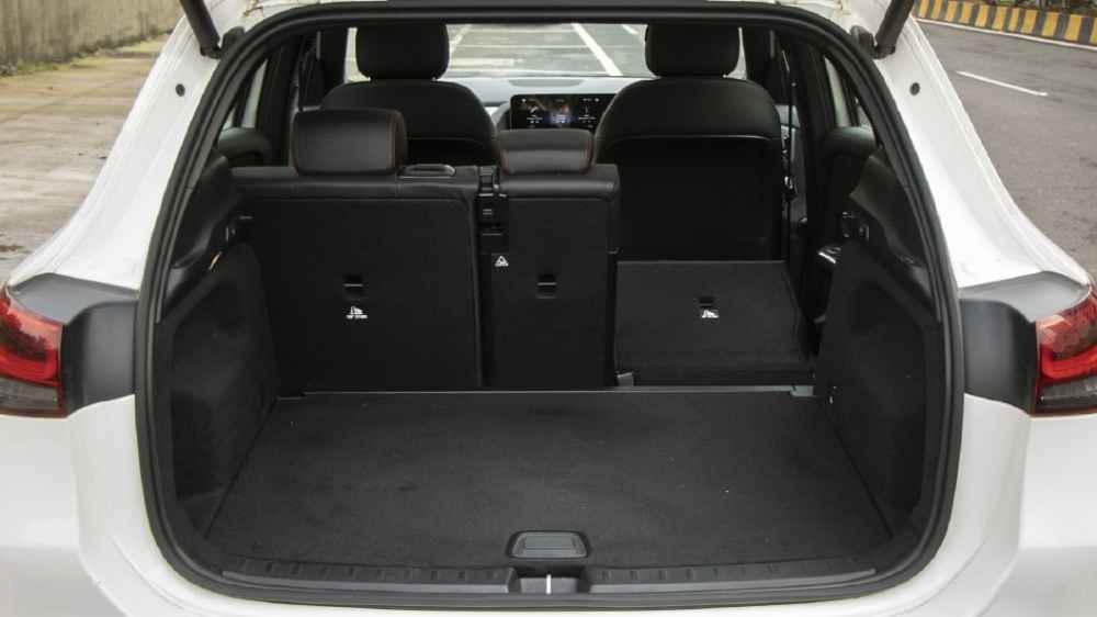 Mercedes Benz GLA Class 2019 Interior Open Boot Trunk Mercedes Benz GLA Class 2019 Interior Open Boot Trunk