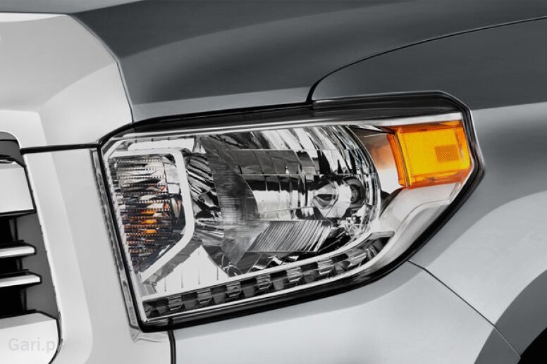 Toyota Tundra 2013 Exterior Headlight Toyota Tundra 2013 Exterior Headlight