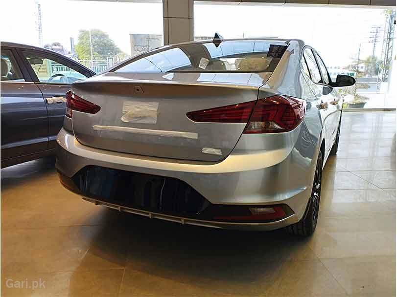 Hyundai Elantra 2.0 GLS Price in Pakistan 2024 New Model Specs & Features