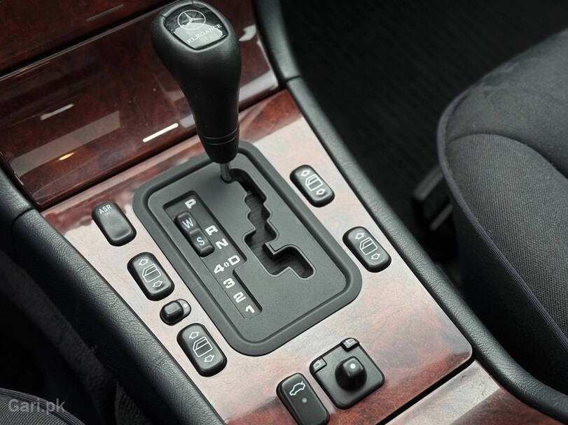 Mercedes Benz E Class E270 CDI Mercedes Benz E Class E270 CDI