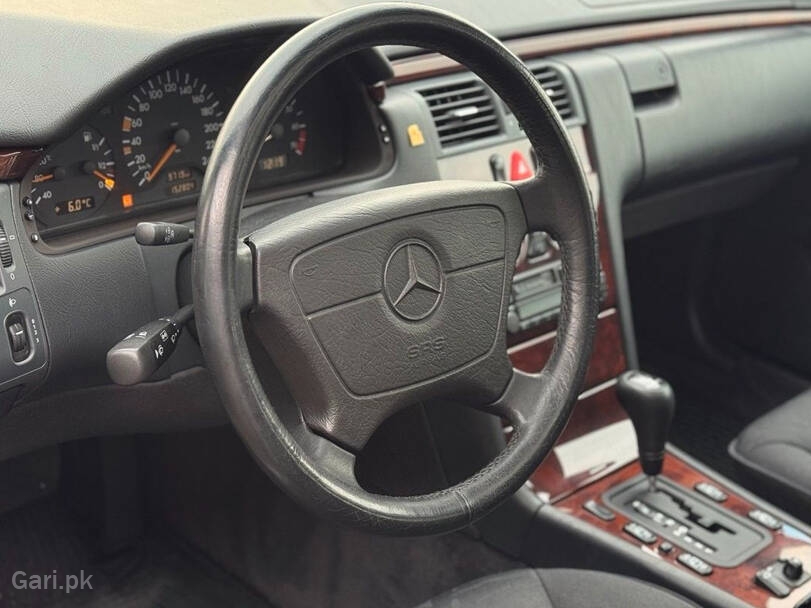 Mercedes Benz E Class E270 CDI Mercedes Benz E Class E270 CDI