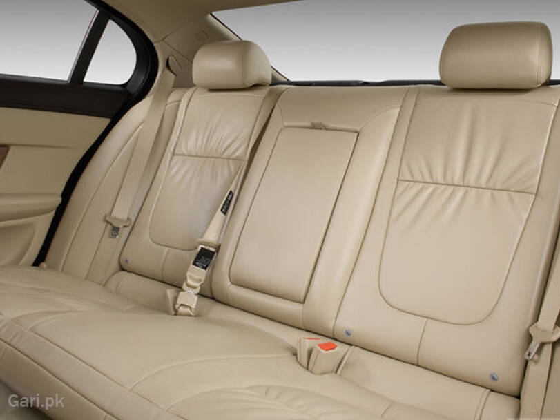 Jaguar XF 4.2 Supercharged V8 Jaguar XF 4.2 Supercharged V8