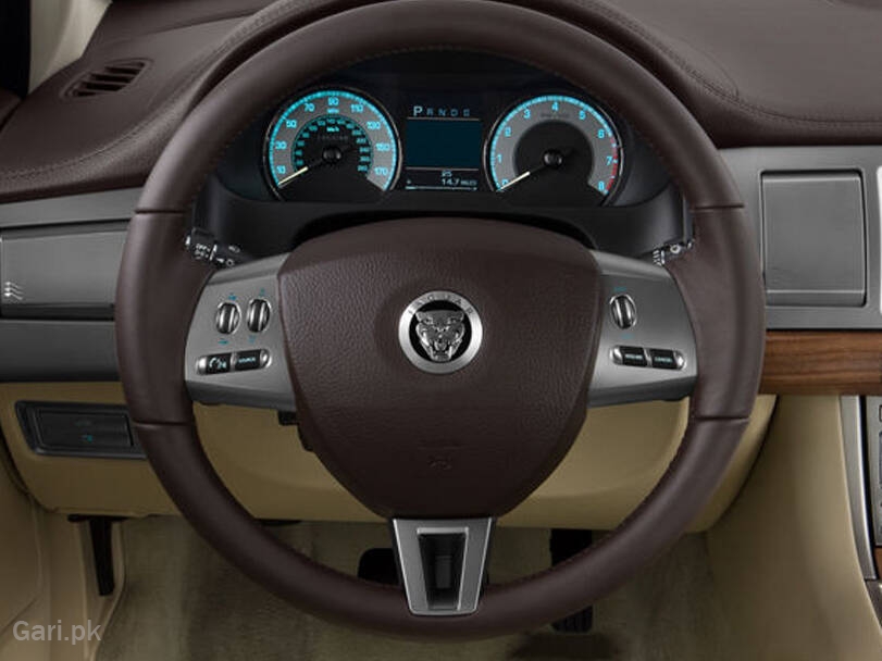 Jaguar XF 4.2 Supercharged V8 Jaguar XF 4.2 Supercharged V8