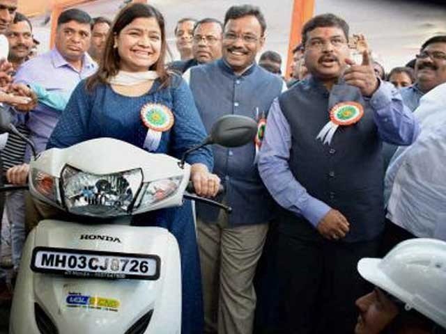 CNG Motorcycle Runs with 60 Paisas per Kilometer