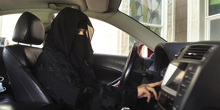 Thousands Saudi Women Start Driving