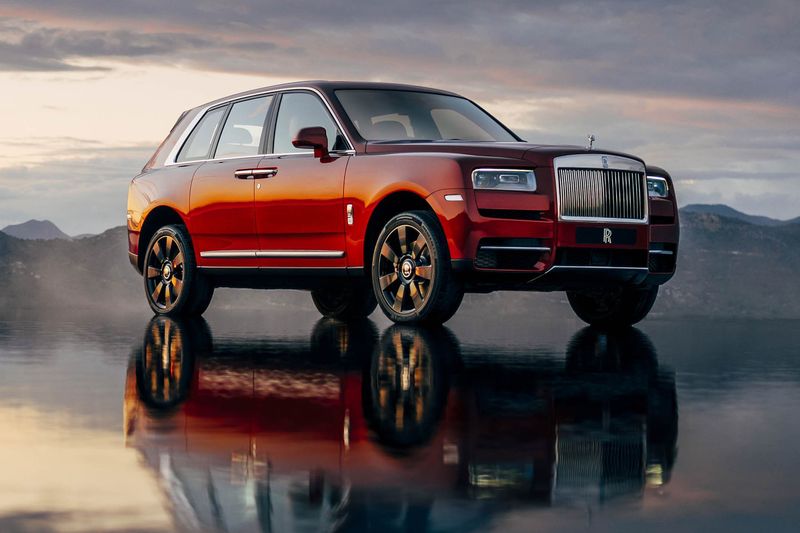 Rolls-Royce Cullinan New Luxuries Car