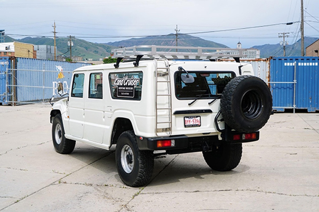 Viewing of Toyota Mega Cruiser