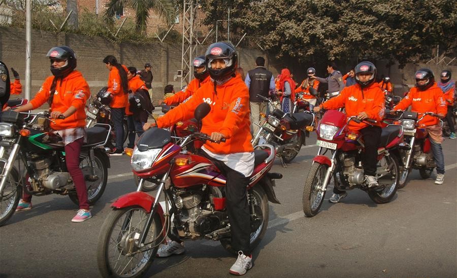 Women Urge To Set Up Separate Driving Schools in Islamabad