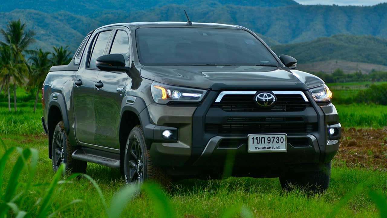 Toyota Pakistan Launch Fortuner & Hilux New Variants