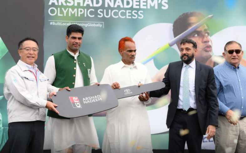 Toyota Pakistan Gifts Fortuner GR-S to Arshad Nadeem