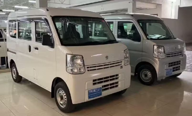 Suzuki Every Caught on Camera Near Dealerships